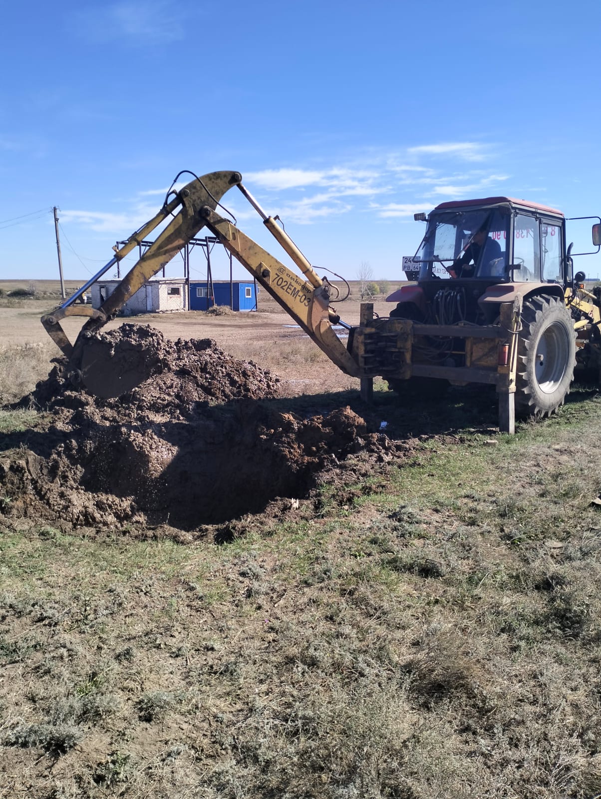 Порыв на водяной трассе в с. Полековское.