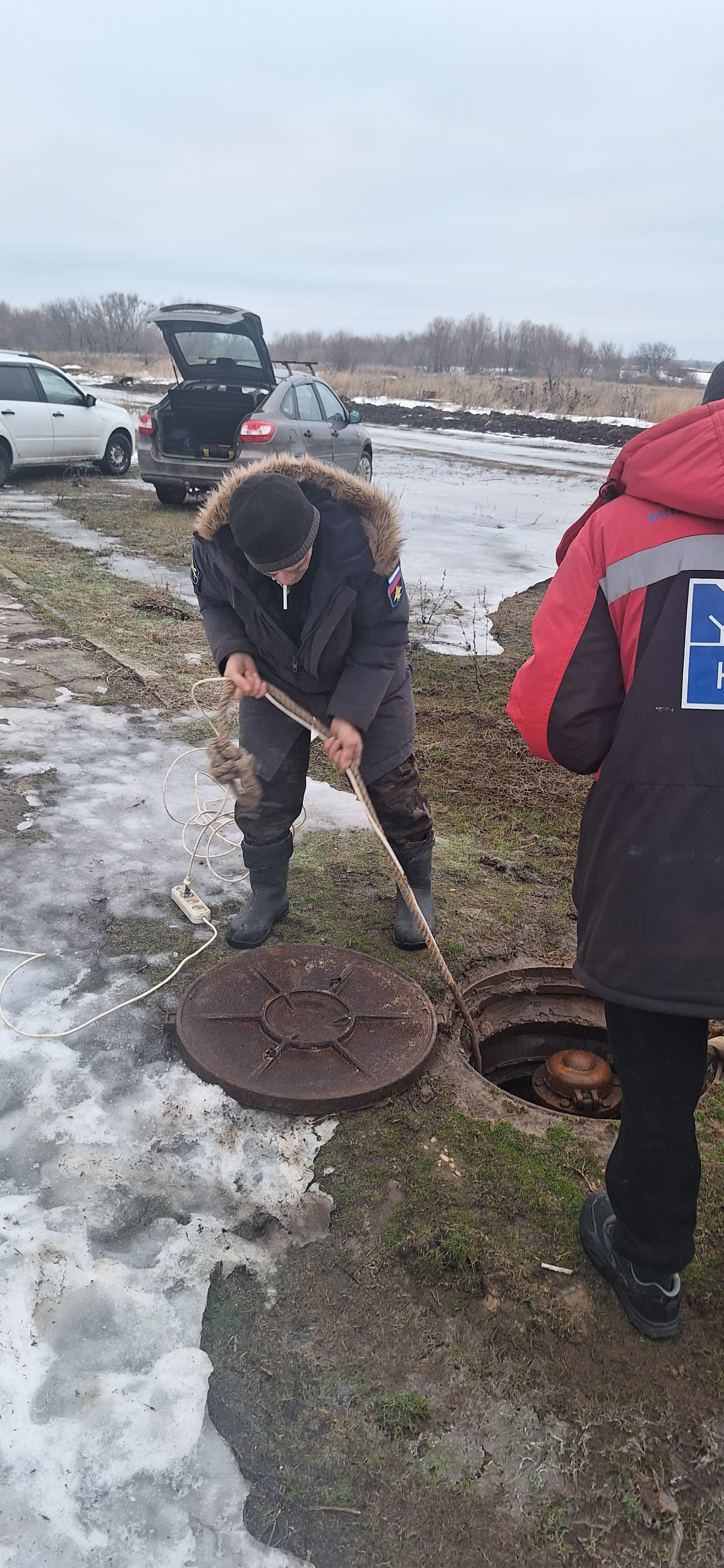 Ремонт пожарного гидранта.