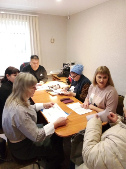 Выездное заседание межведомственной комиссии по контролю за поступлением средств в бюджет и внебюджетные фонды в Кировское МО. Выездное заседание межведомственной комиссии по контролю за поступлением средств в бюджет и внебюджетные фонды в Кировское МО.